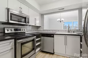 9404 S Vicksburg Park Ct, Charlotte, NC 28210 - Photo 2