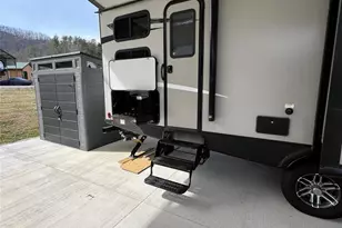 415 Hyde Rd, Stecoah, NC 28771 - Photo 34