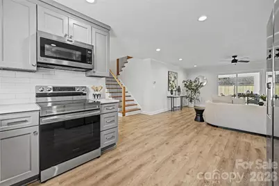 815 Hartness Avenue, Charlotte, NC 28211 - Photo 10