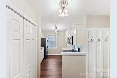 107 S Laurel Avenue #101A, Charlotte, NC 28207 - Photo 6