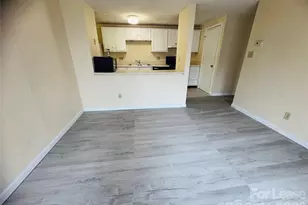 9541 Shannon Green Dr, Charlotte, NC 28213 - Photo 2