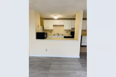 9541 Shannon Green Drive, Charlotte, NC 28213 - Photo 4