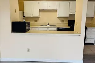 9541 Shannon Green Dr, Charlotte, NC 28213 - Photo 4