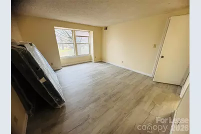 9541 Shannon Green Drive, Charlotte, NC 28213 - Photo 10