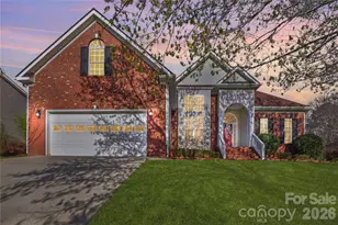 2421 Sweetbriar Ln, Rock Hill, SC 29732 - Photo 2