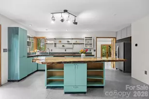 27 Rosebud Ln, Fairview, NC 28730 - Photo 12