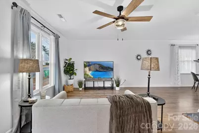 5917 Crape Myrtle Lane, Charlotte, NC 28216 - Photo 2