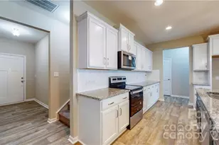 8550 River Ridge Dr, Charlotte, NC 28213 - Photo 2