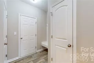 8550 River Ridge Dr, Charlotte, NC 28213 - Photo 12