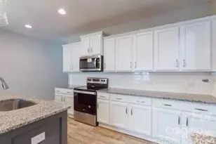 8550 River Ridge Dr, Charlotte, NC 28213 - Photo 4