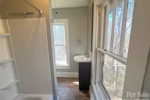 25 Craig Cir, Asheville, NC 28805 - Photo 12