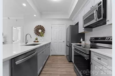 300 W 5th Street W #509, Charlotte, NC 28202 - Photo 2