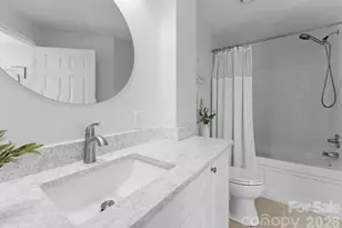 300 W 5th Street W, Charlotte, NC 28202 - Photo 20