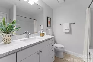 300 W 5th Street W, Charlotte, NC 28202 - Photo 22