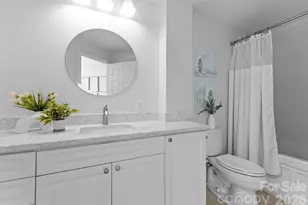 300 W 5th Street W, Charlotte, NC 28202 - Photo 18