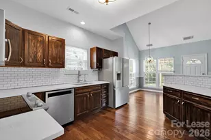 9815 Nottinghill Ln, Charlotte, NC 28269 - Photo 6