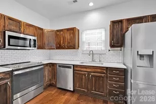 9815 Nottinghill Ln, Charlotte, NC 28269 - Photo 8