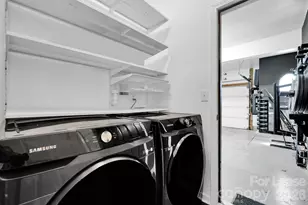 9815 Nottinghill Ln, Charlotte, NC 28269 - Photo 22