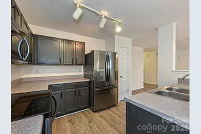 8712 Westhope Street, Charlotte, NC 28216 - Photo 4