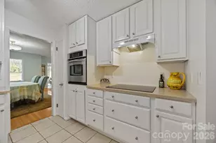 102 Crowfields Dr, Asheville, NC 28803 - Photo 16