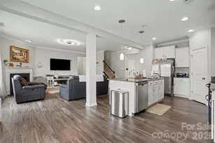 10916 Tower Oak Dr, Charlotte, NC 28269 - Photo 6