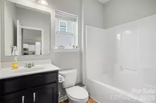 10916 Tower Oak Dr, Charlotte, NC 28269 - Photo 20