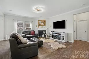 10916 Tower Oak Dr, Charlotte, NC 28269 - Photo 4