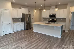 126 White Apple Wy, Statesville, NC 28625 - Photo 2