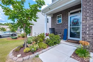 5036 Moss Pne Wy, Tega Cay, SC 29708 - Photo 2