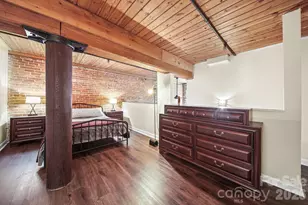 201 S Hoskins Rd, Charlotte, NC 28208 - Photo 4