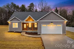 326 E Pine St, Maiden, NC 28650 - Photo 4