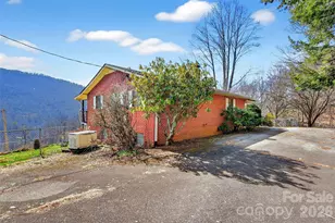 1306 Fork Mountain Rd, Bakersville, NC 28705 - Photo 2