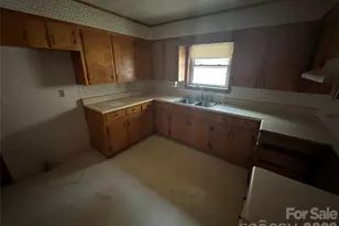 129 Ridgecrest Ave, Marble, NC 28905 - Photo 12