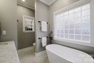 2711 Clemson Ave, Charlotte, NC 28205 - Photo 22