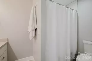 2711 Clemson Ave, Charlotte, NC 28205 - Photo 32