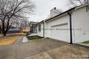 5819 Woodrock Ct, Charlotte, NC 28214 - Photo 2