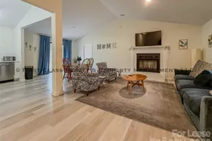 5819 Woodrock Ct, Charlotte, NC 28214 - Photo 8