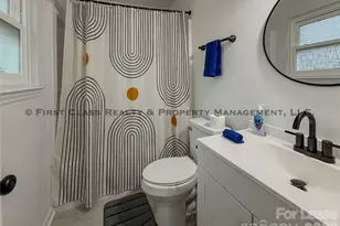 5819 Woodrock Ct, Charlotte, NC 28214 - Photo 4