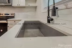 5819 Woodrock Ct, Charlotte, NC 28214 - Photo 18