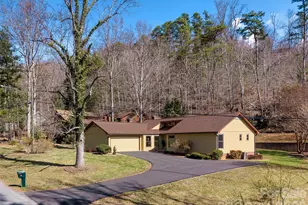 63 Pinecroft Rd, Asheville, NC 28804 - Photo 2