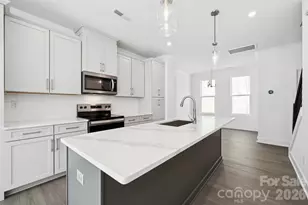 1107 Kokomo Ln, Charlotte, NC 28206 - Photo 2