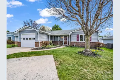 220 Dartcrest Drive, Hendersonville, NC 28792 - Photo 1