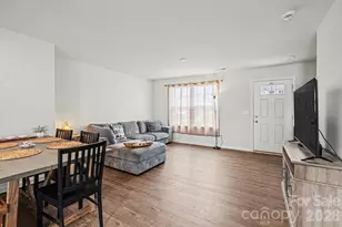 818 Cranbrook Dr, Woodruff, SC 29388 - Photo 4