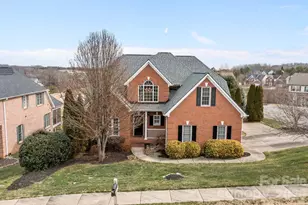132 10th Green Ct, Statesville, NC 28677 - Photo 2