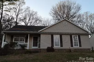 10120 Rockwood Rd, Charlotte, NC 28215 - Photo 2