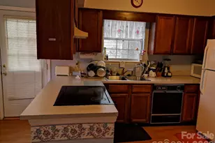 10120 Rockwood Rd, Charlotte, NC 28215 - Photo 14