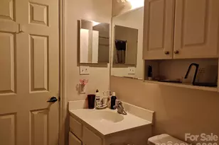 10120 Rockwood Rd, Charlotte, NC 28215 - Photo 8