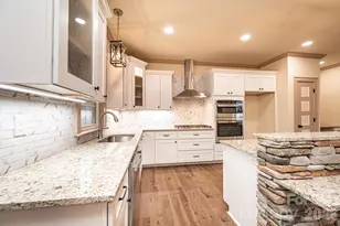 1610 Summerlin Pl, Newton, NC 28658 - Photo 6