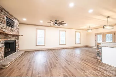 1610 Summerlin Place, Newton, NC 28658 - Photo 2