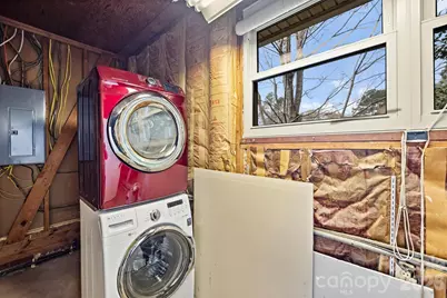 9436 Glen Brook Drive, Charlotte, NC 28215 - Photo 28